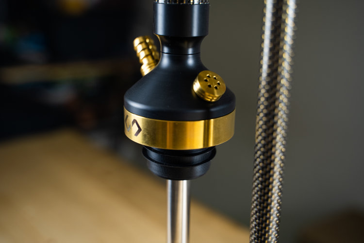 Кальян Conceptic Design Carbon Gold Limited Кальян Conceptic Design Carbon Gold Limited